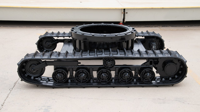 农户刚需品电驱履带底盘高耐用低消耗稳运行-春云机械