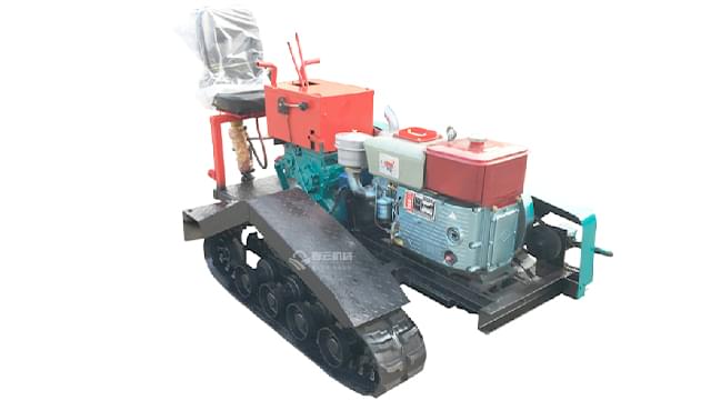 履带三角拖拉机