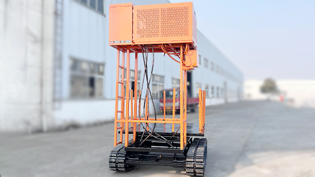 海滩拉蛤蜊履带车