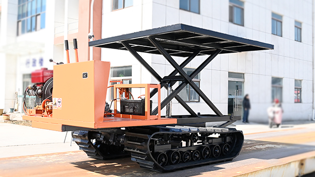 绿色履带运输车2