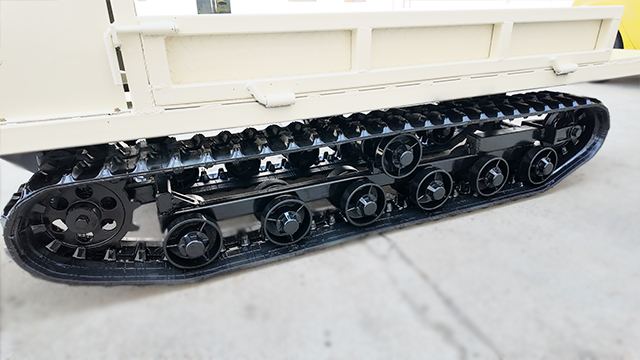 白色履带车 拷贝5