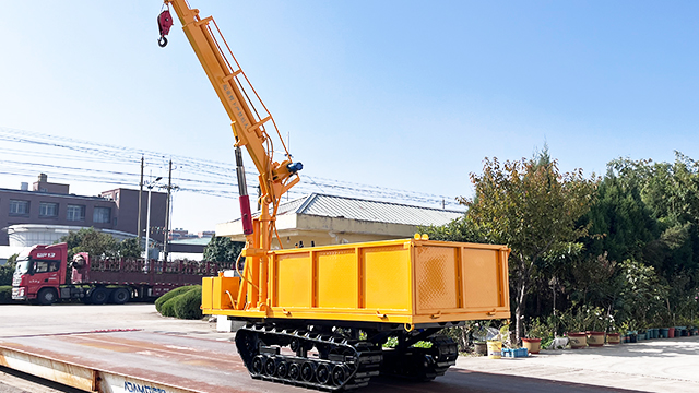 履带运输车吊机